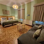 D'aqui E D'acola -