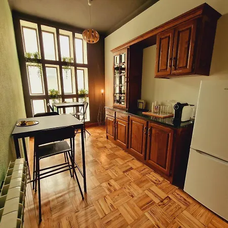 D'aqui E D'acolá - 3* Pardieiros (Arganil)