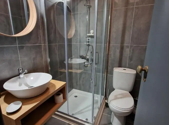 D'aqui E D'acola - 3* Pardieiros (Arganil)