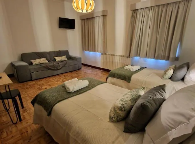 D'aqui E D'acola - 3* Pardieiros (Arganil)